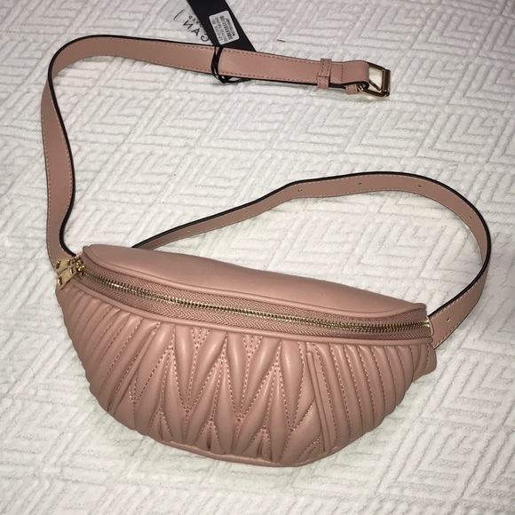 SUGU Handbags - ✨🆕🆕🆕 SUGU VEGAN LEATHER BELT BAG